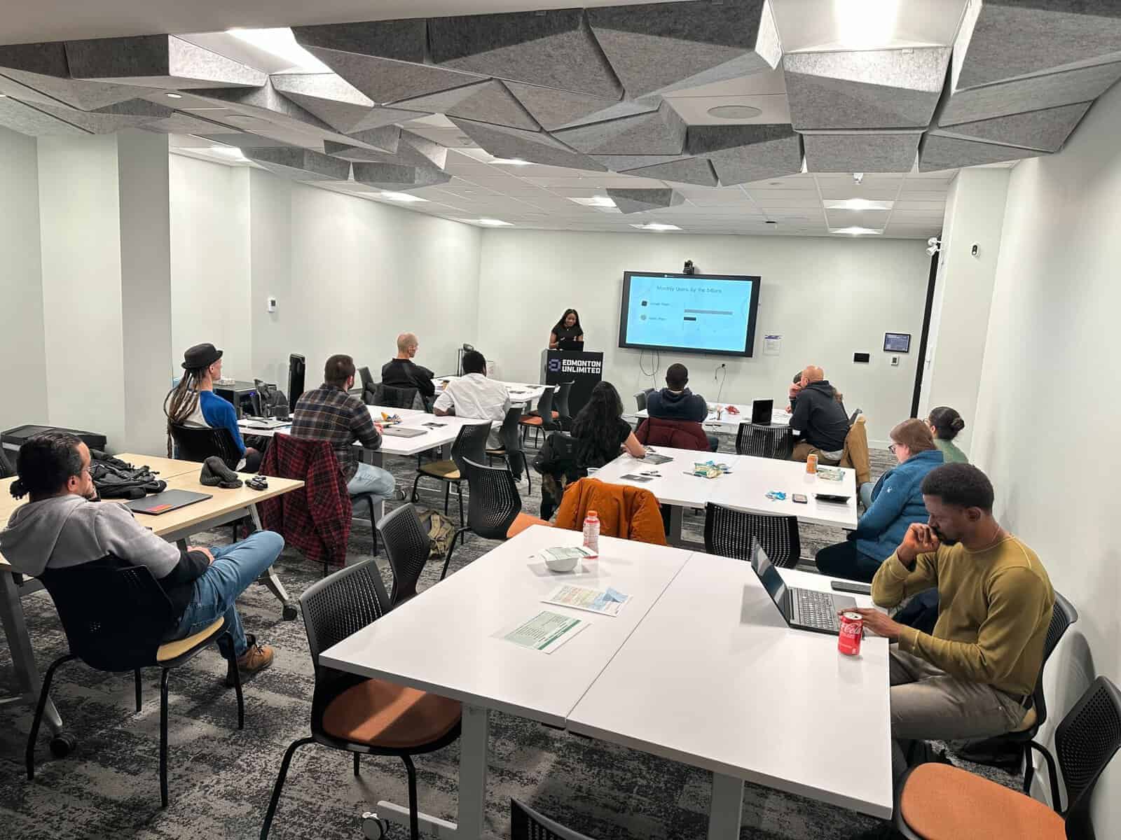 The $0 Go-To-Market Plan: How to find your first paying customers