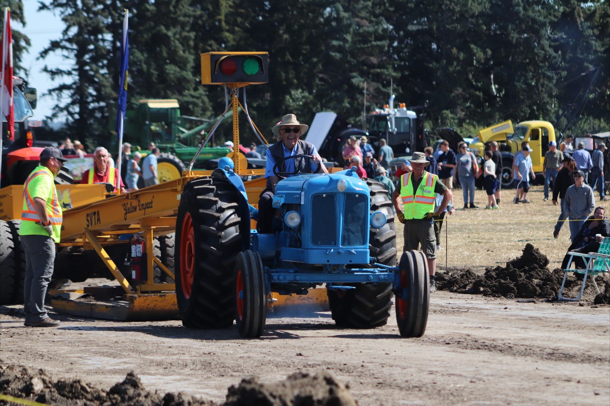 Strathcona Vintage Tractor Association Tractor Pull