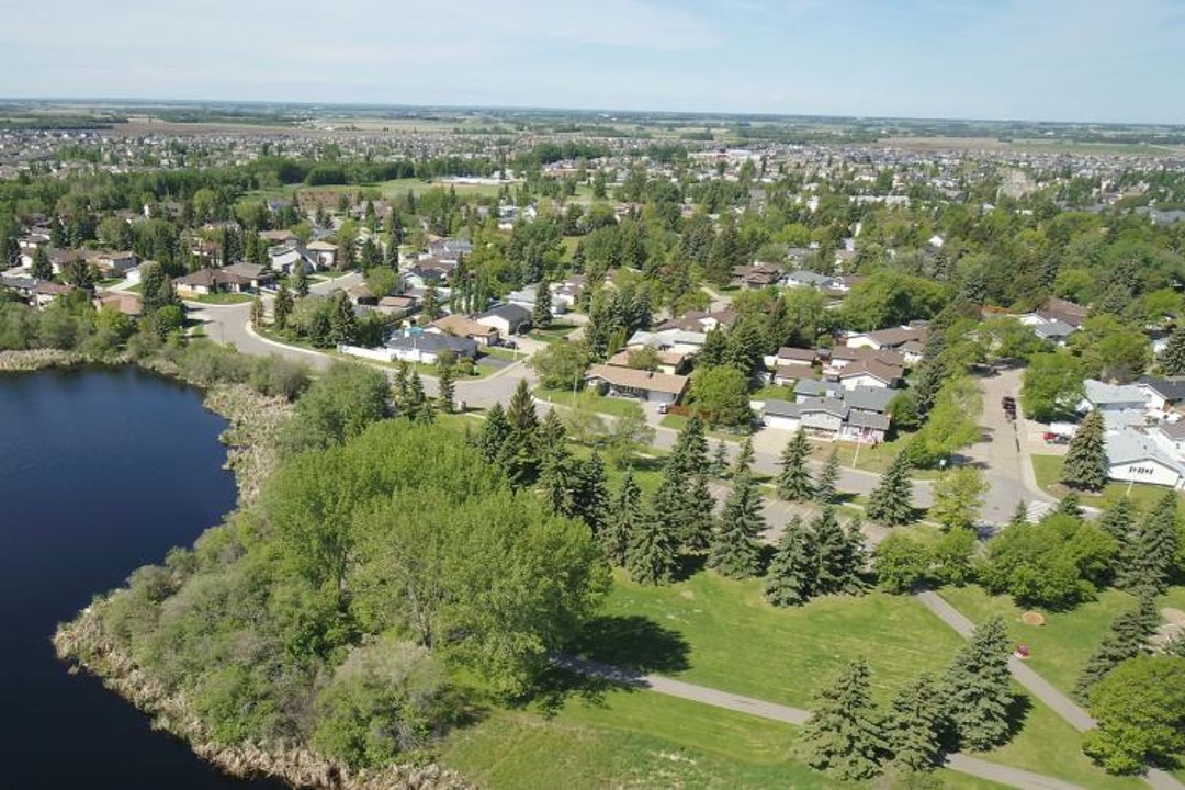 An aerial shot of homes in Leduc