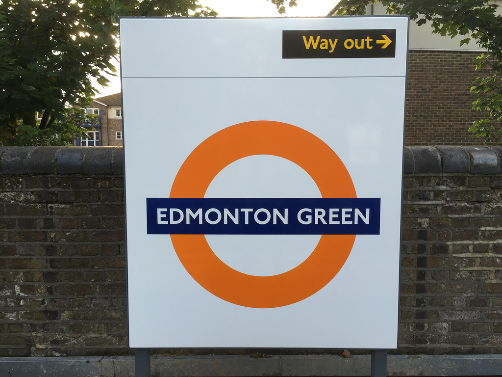 Edmonton Green Station Roundel, photo by London Moving